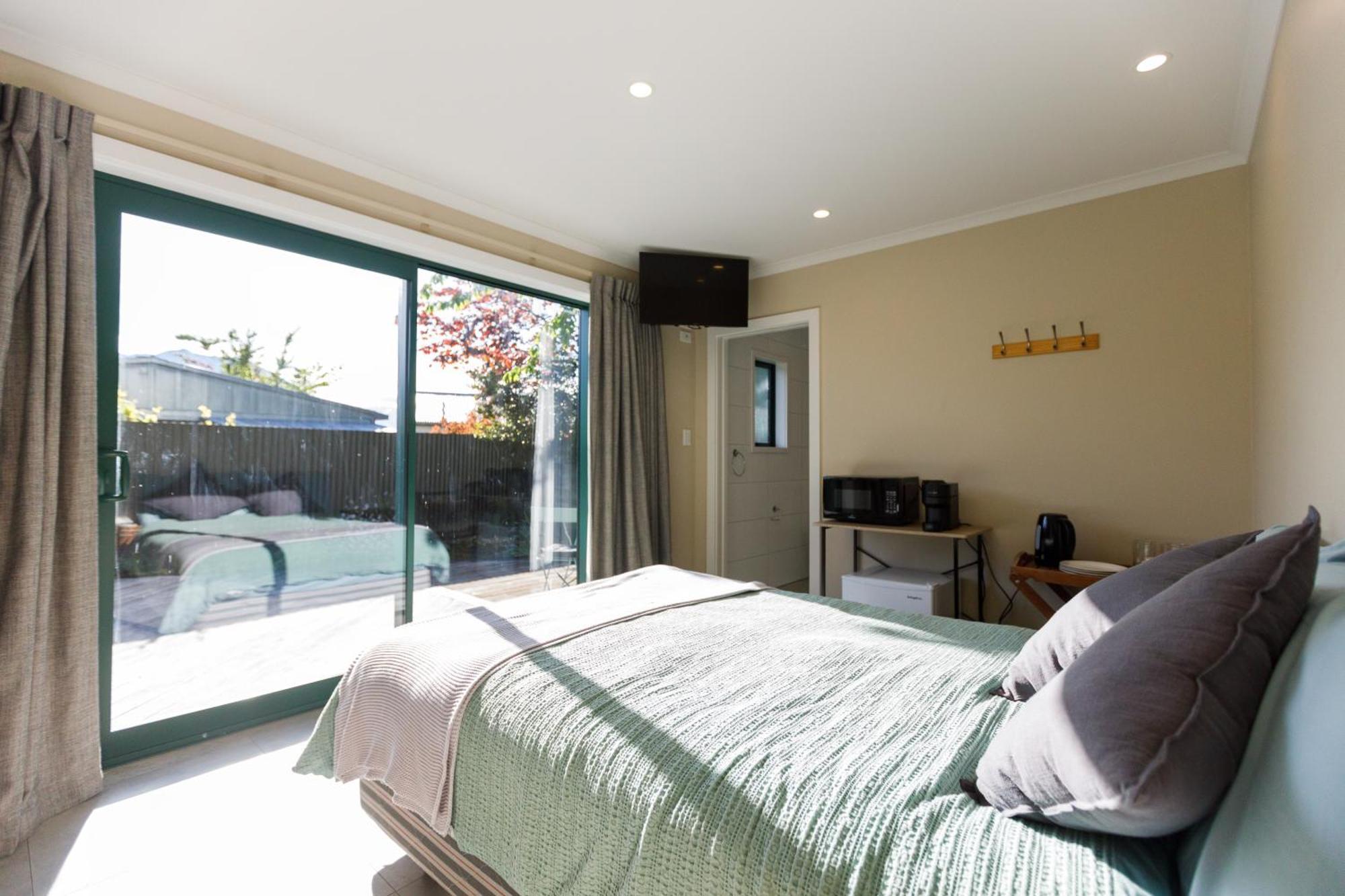 Private Guesthouse In Wanaka Exterior photo